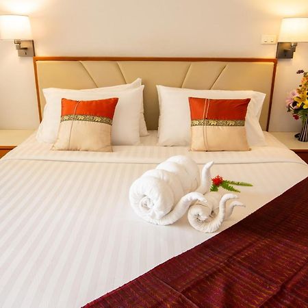 Surin Majestic Hotel エクステリア 写真