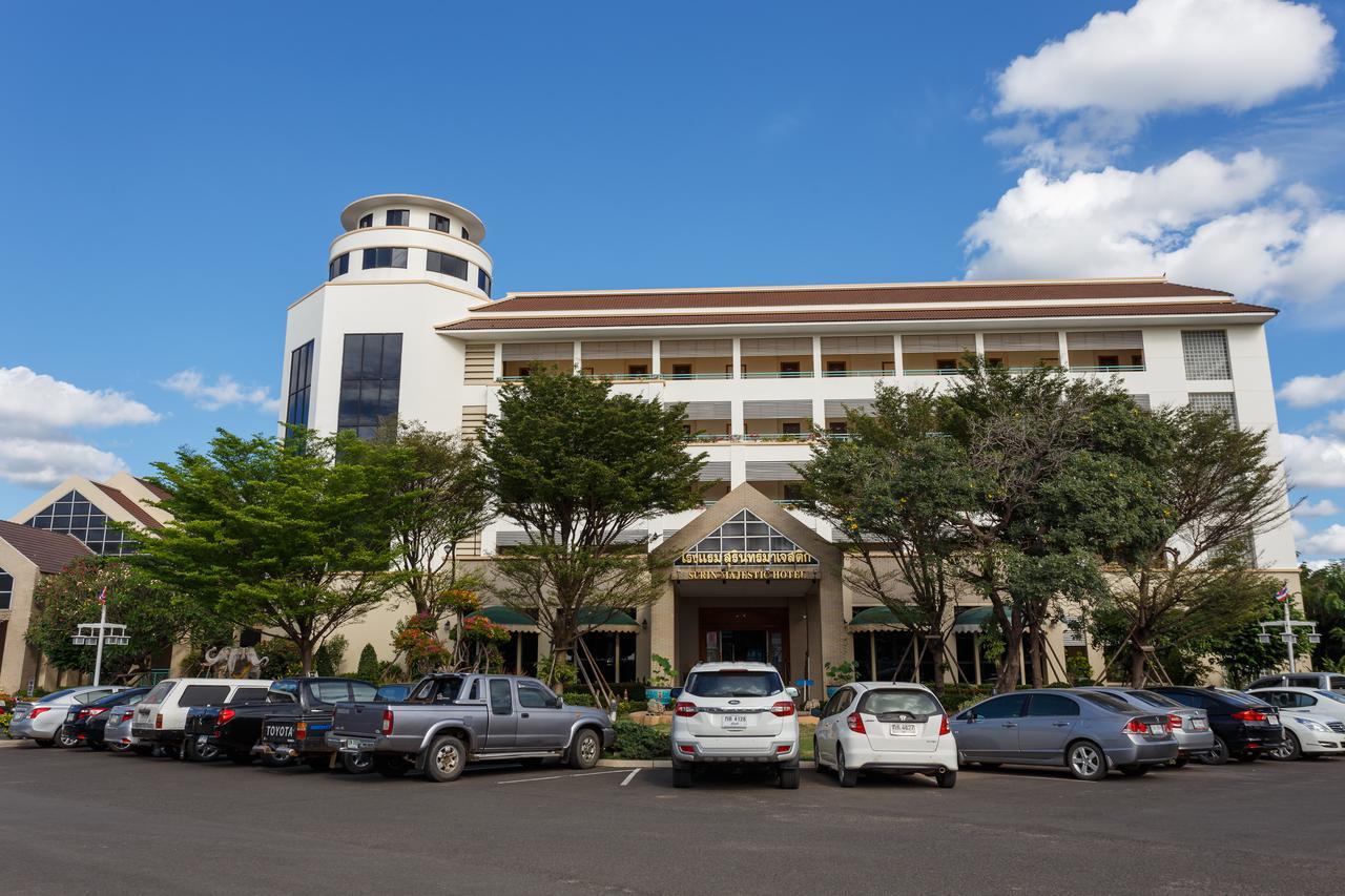 Surin Majestic Hotel エクステリア 写真