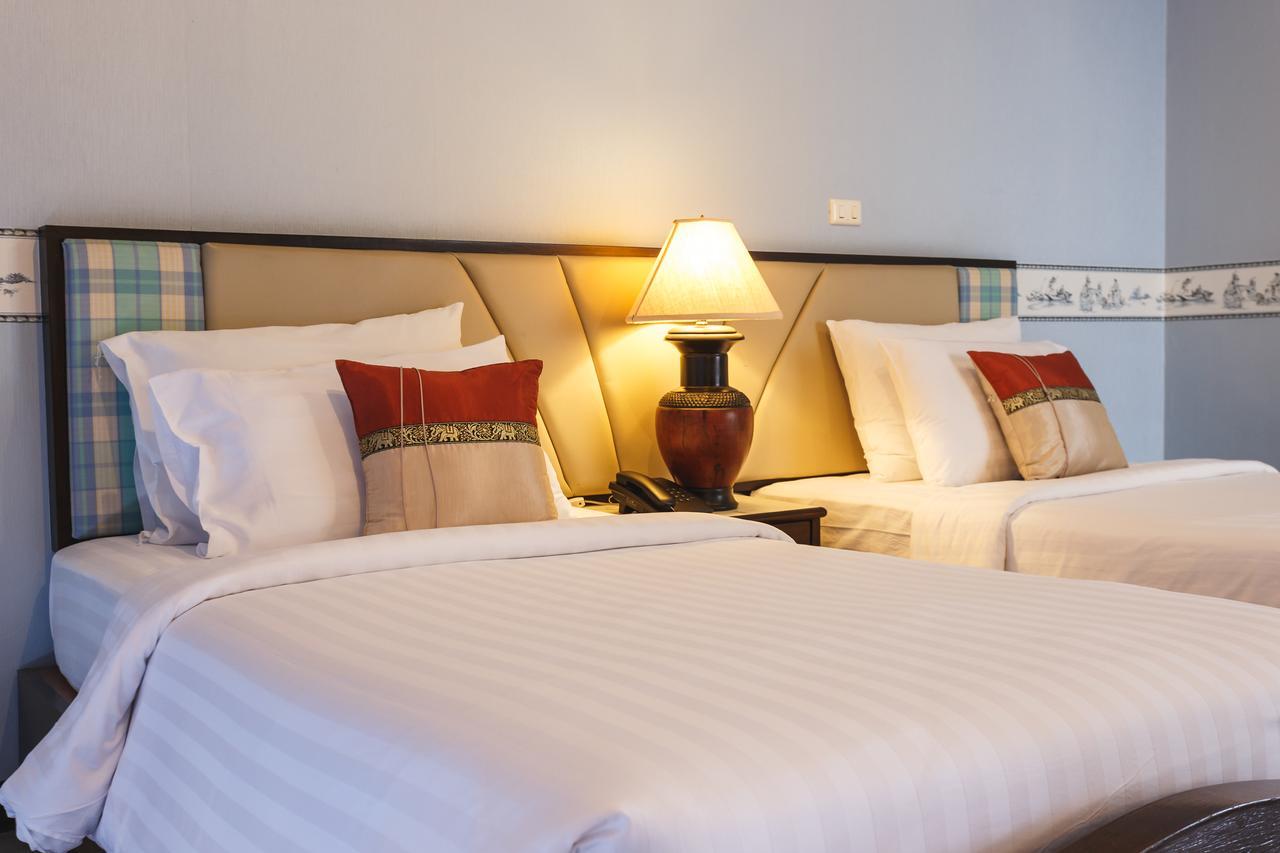 Surin Majestic Hotel エクステリア 写真