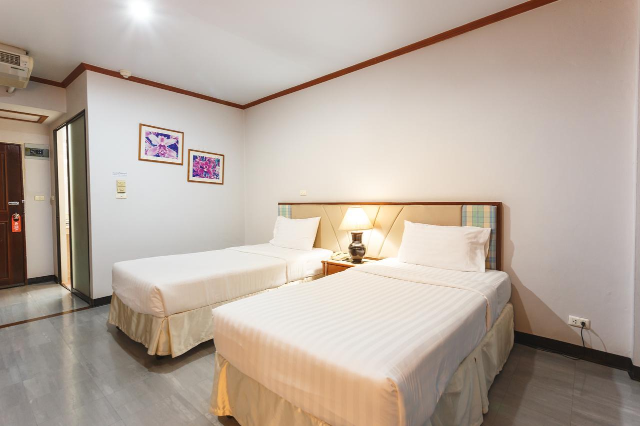 Surin Majestic Hotel エクステリア 写真