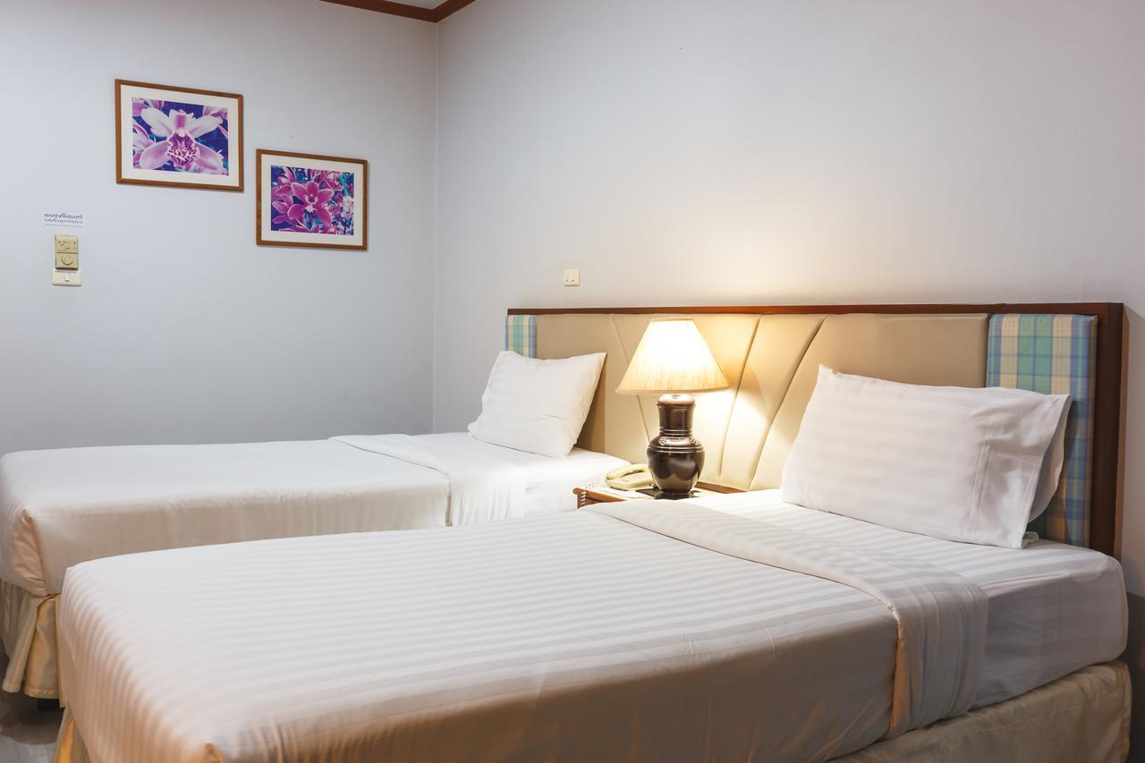 Surin Majestic Hotel エクステリア 写真