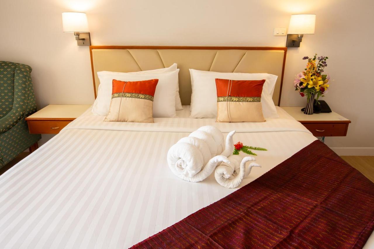Surin Majestic Hotel エクステリア 写真