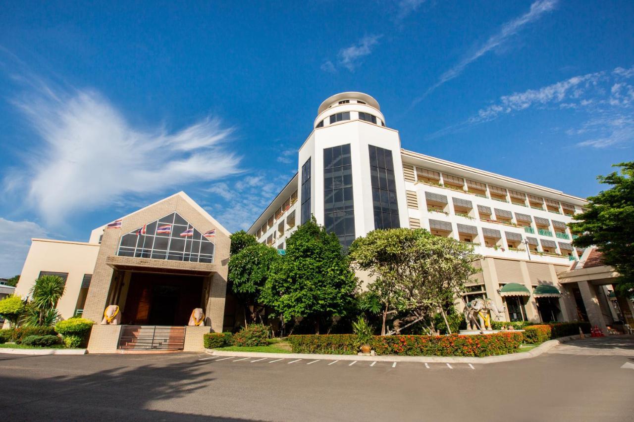 Surin Majestic Hotel エクステリア 写真