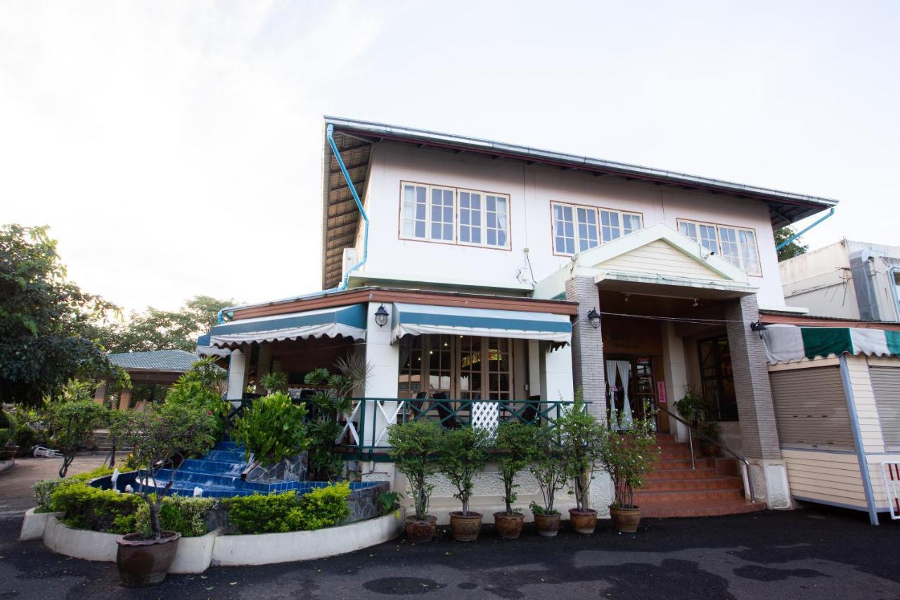 Surin Majestic Hotel エクステリア 写真