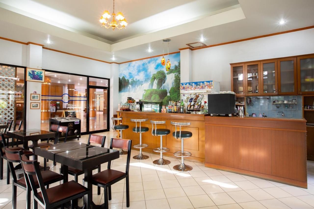 Surin Majestic Hotel エクステリア 写真
