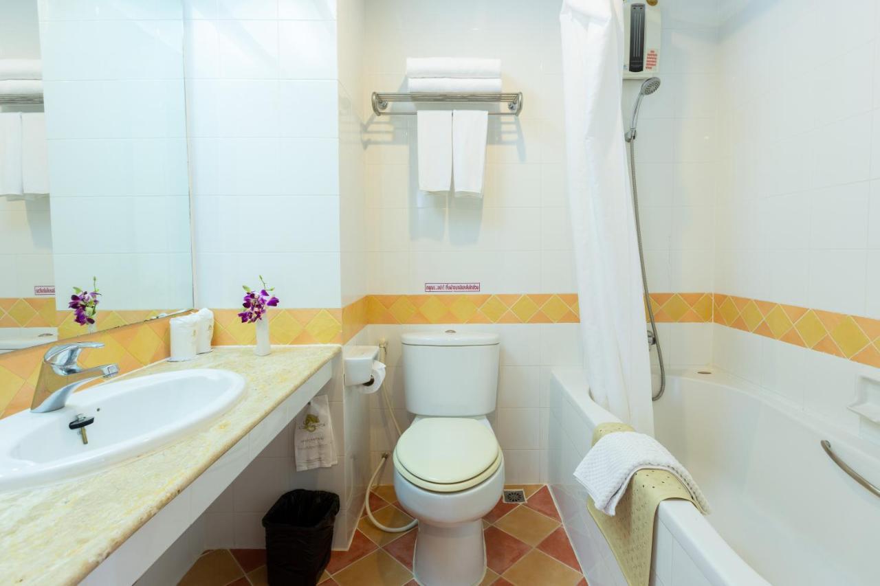 Surin Majestic Hotel エクステリア 写真