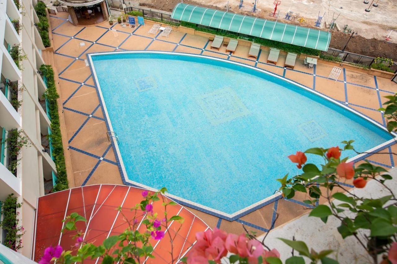Surin Majestic Hotel エクステリア 写真